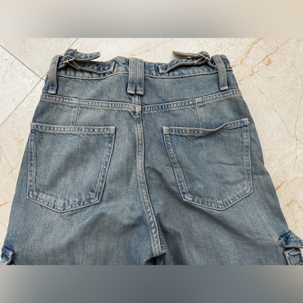 Zara Washed Gray Cargo Straight-Leg Jeans
BB2 - Picture 4 of 7